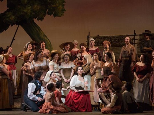 L'Elisir d'Amore - Metropolitan Opera Photo 1 - Grande