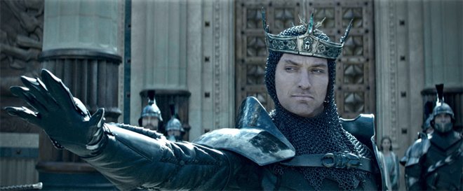 Le roi Arthur : La légende d'Excalibur Photo 1 - Grande