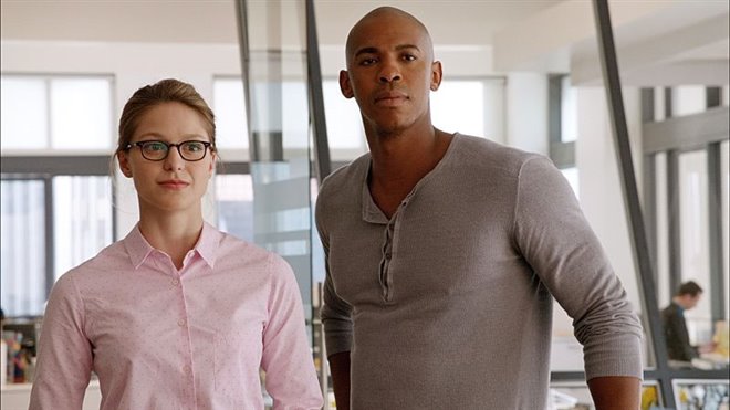 Supergirl: The Complete First Season Photo 1 - Large