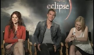 Bryce Dallas Howard, Xavier Samuel & Dakota Fanning (The Twilight Saga: Eclipse) - Interview Video Thumbnail